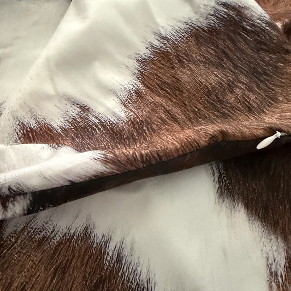 Cowhide Pattern Throw Pillow Cover Set - Picture 2 of 3